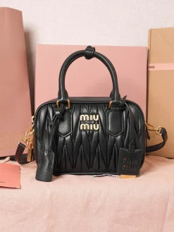 MIU MIU Bucket Bags Lamb Leather (Black-Gold) 19X13X6CM G80202608091451