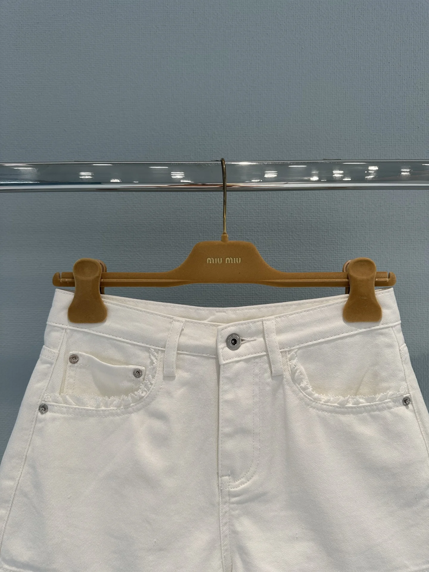 MIU MIU Shorts Denim S-M-L A95202608042770 - Image 5