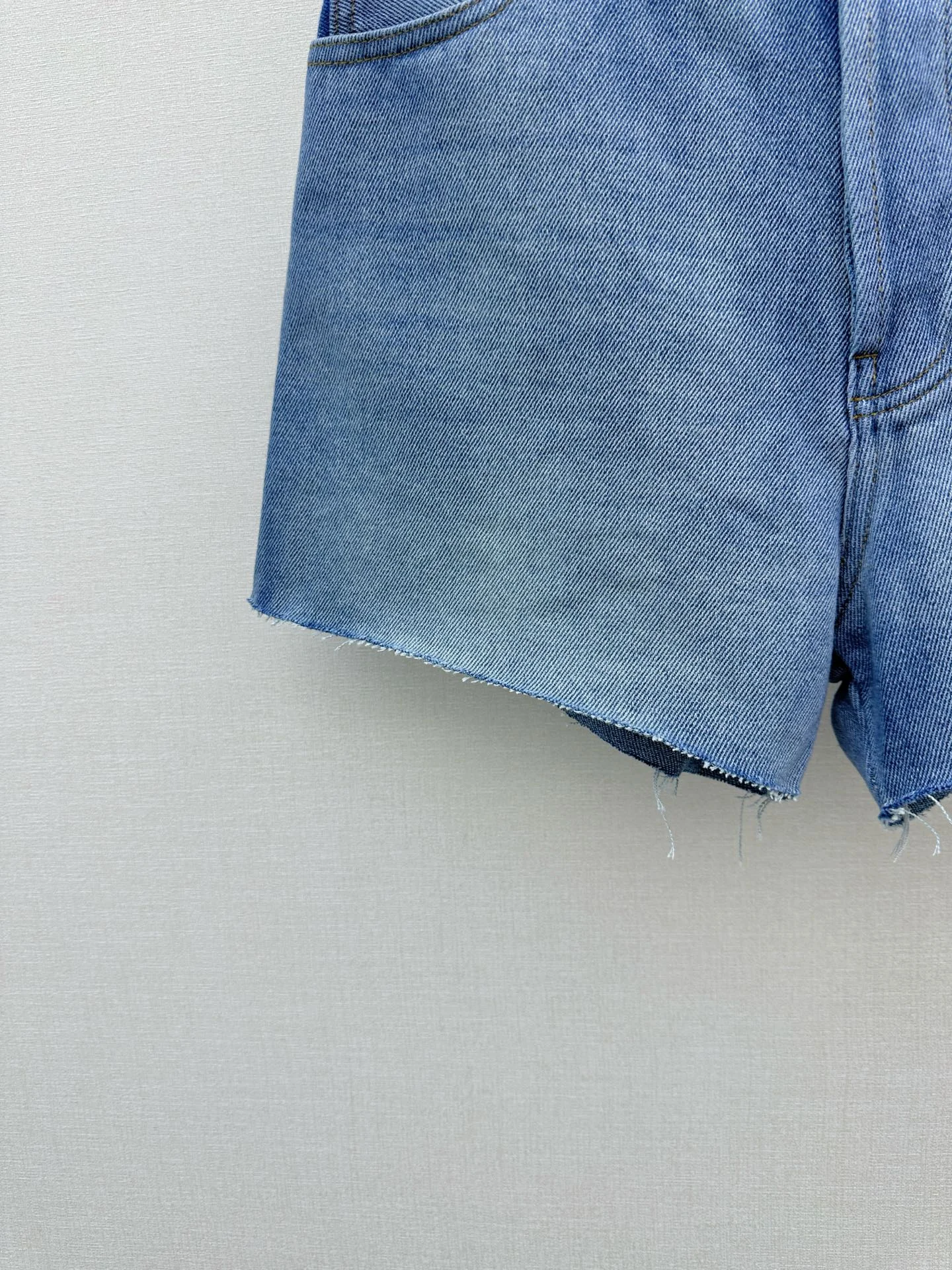 MIU MIU Shorts Denim S-M-L B65202608042135 - Image 3