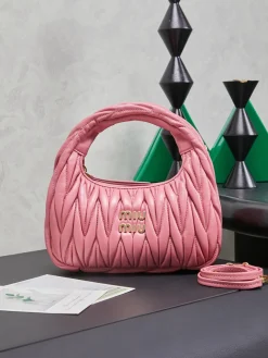 MIU MIU Shoulder Bags Matelasse Lamb Leather (Pink-Gold) 20X23X6CM F50202608090337