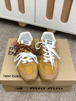 MIU MIU Sneakers B80202608030759