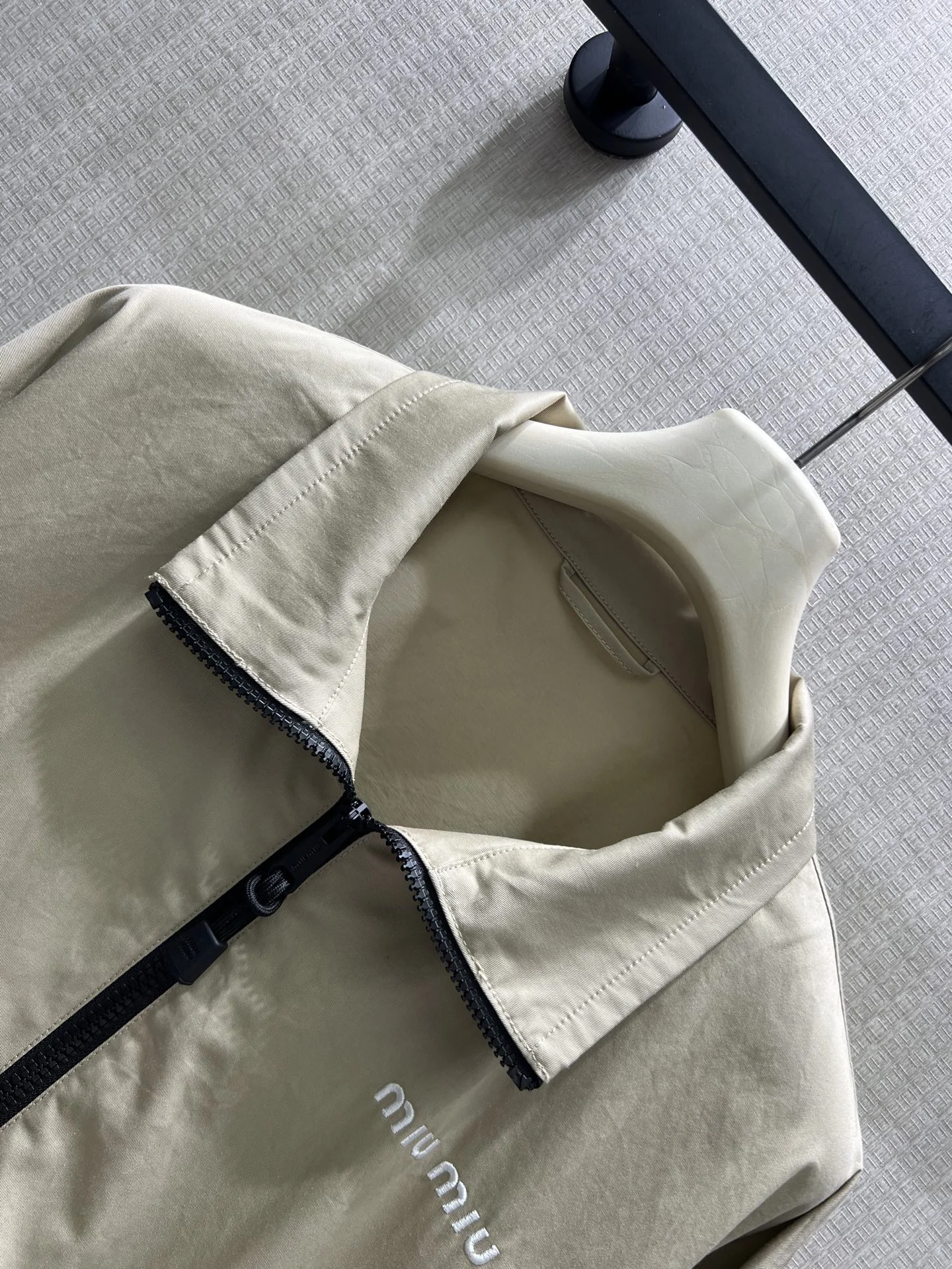 MIU MIU Suits Lightweight Fabric 36-40 C35202608042256 - Image 4