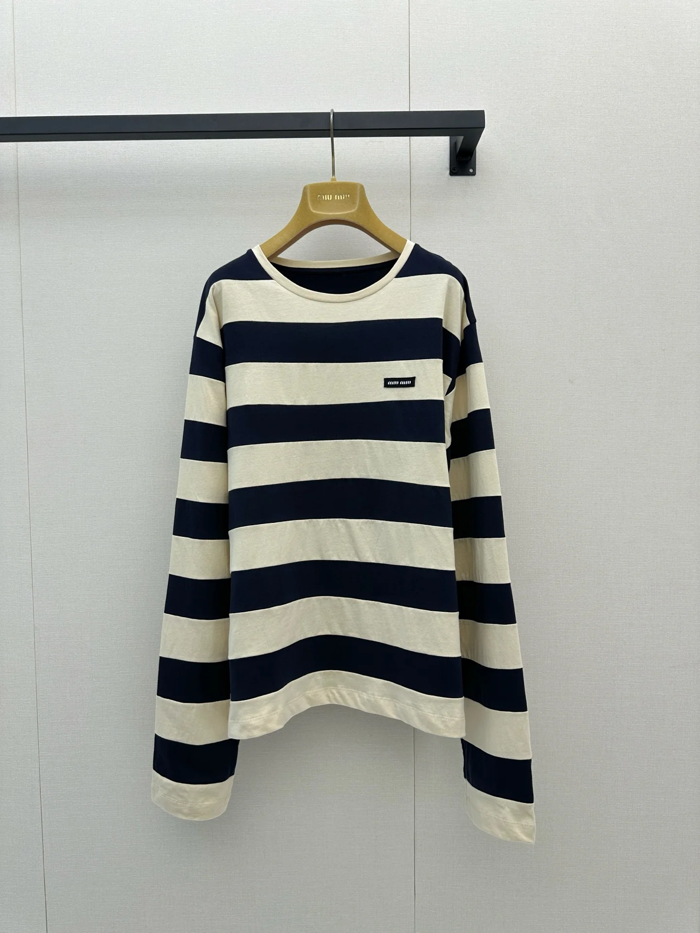 MIU MIU T-shirts S-M-L B05202608041526