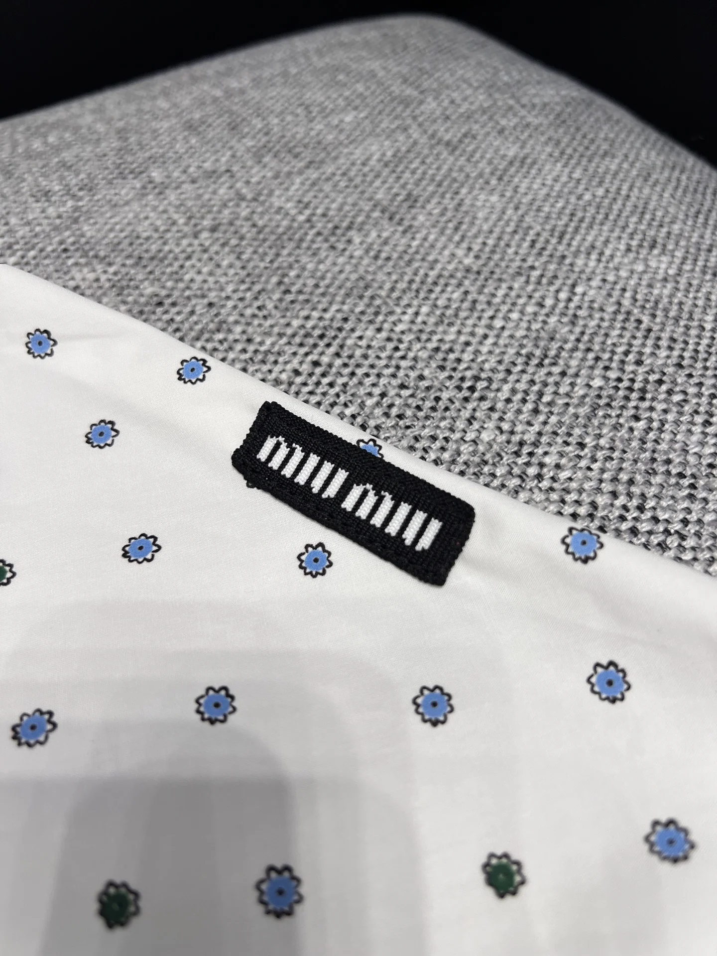 MIU MIU T-shirts Silk 36-40 B05202608042863 - Image 5