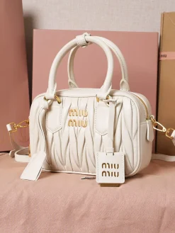Alternative view of MIU MIU Top Handle Bags Lamb Leather (White-Gold) 19X13X6CM G80202608091452