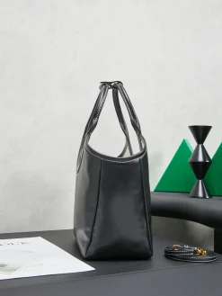 Alternative view of MIU MIU Totes Bags Calf Leather (Black) 22X14X11CM F50202608091021