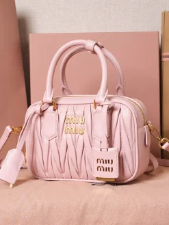 Alternative view of MIU MIU Trend Bags Lamb Leather (Pink-Gold) 19X13X6CM G80202608091450