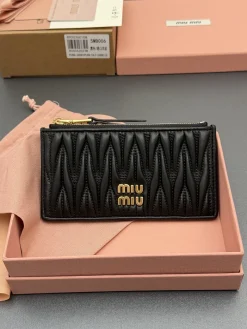 MIU MIU Wallet Bags Lamb Leather (Black-Gold) 15X8CM B80202608091499