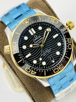Alternative view of OMEGA Seamaster Automatic 300M (Black Dial) 42mm VS A700202608050262