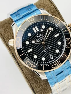 Alternative view of OMEGA Seamaster Automatic (Black Dial) 42mm VS A700202608050263