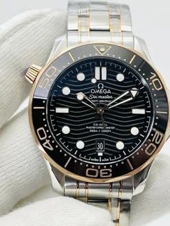 Alternative view of OMEGA Seamaster Automatic (Black Dial) 42mm VS A700202608050269