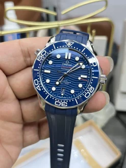 Alternative view of OMEGA Seamaster Automatic (Blue Dial) 42mm A650202608050112