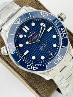 Alternative view of OMEGA Seamaster Automatic (Blue Dial) 42mm VS A650202608050264
