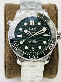 OMEGA Seamaster Automatic Diver 300M (Green Dial) 42mm VS A850202608050266