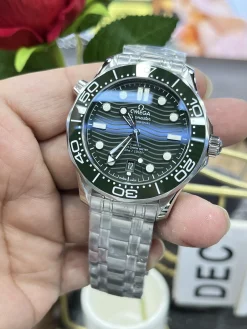 Alternative view of OMEGA Seamaster Automatic (Green Dial) 40mm A750202608050008