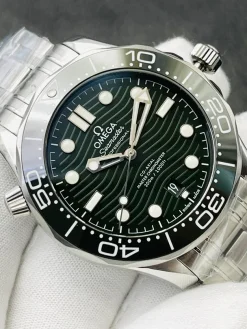OMEGA Seamaster Automatic (Green Dial) 42mm B100202608050265
