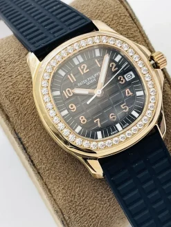 Alternative view of PATEK PHILIPPE Aquanaut Automatic (Black Dial) 35mm A750202608050239