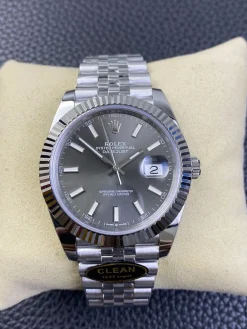 PATEK PHILIPPE Nautilus Automatic (Grey Dial) 40mm CLEAN A450202608050038