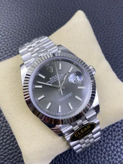 Alternative view of PATEK PHILIPPE Nautilus Automatic (Grey Dial) 40mm CLEAN A450202608050038