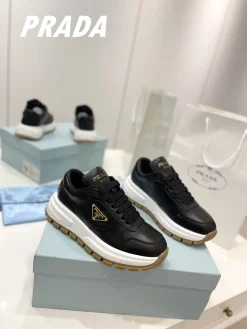 PRADA Sneakers B90202608032097