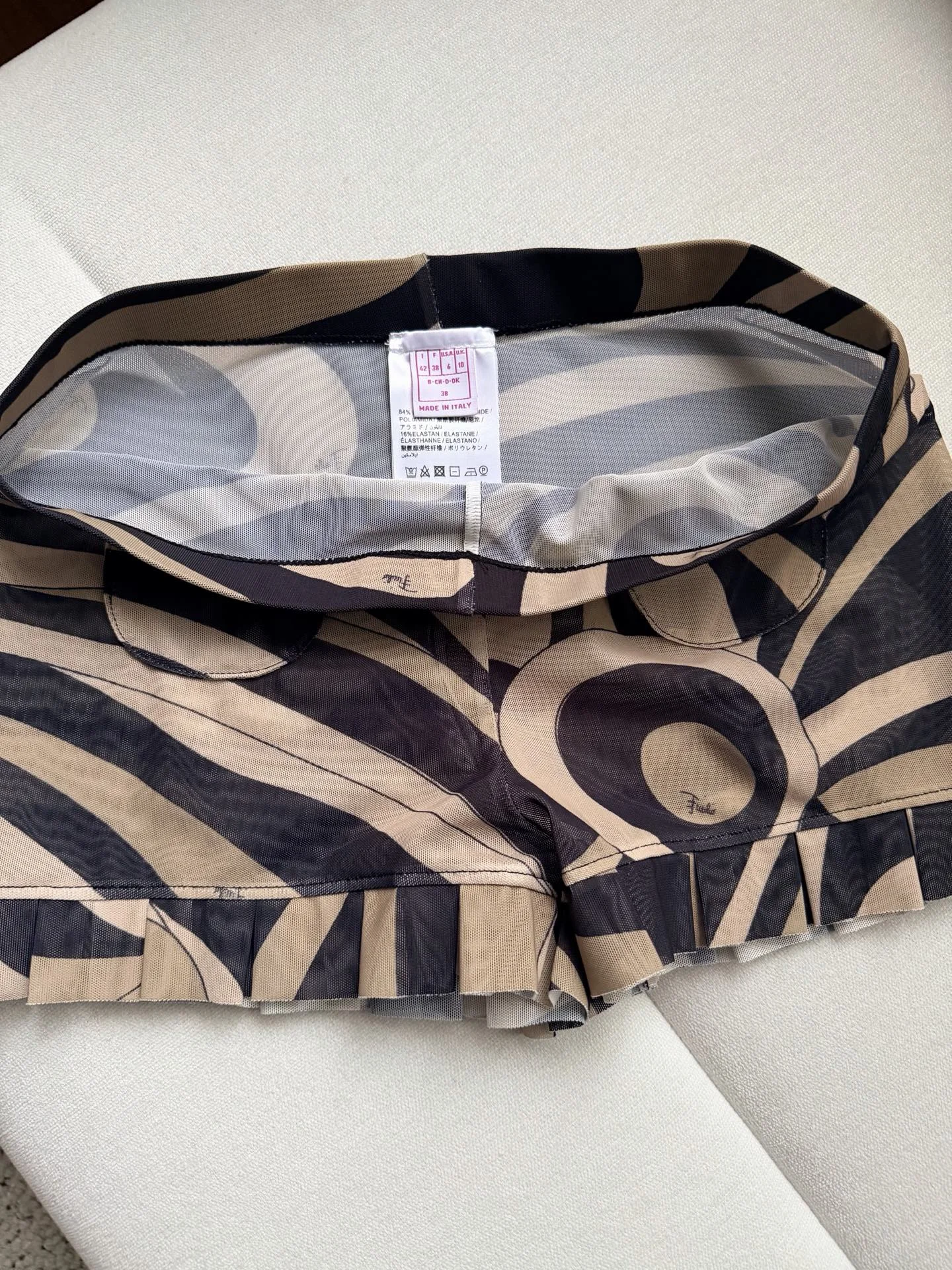 PUCCI Shorts Mesh 36-42 B15202608041482 - Image 3