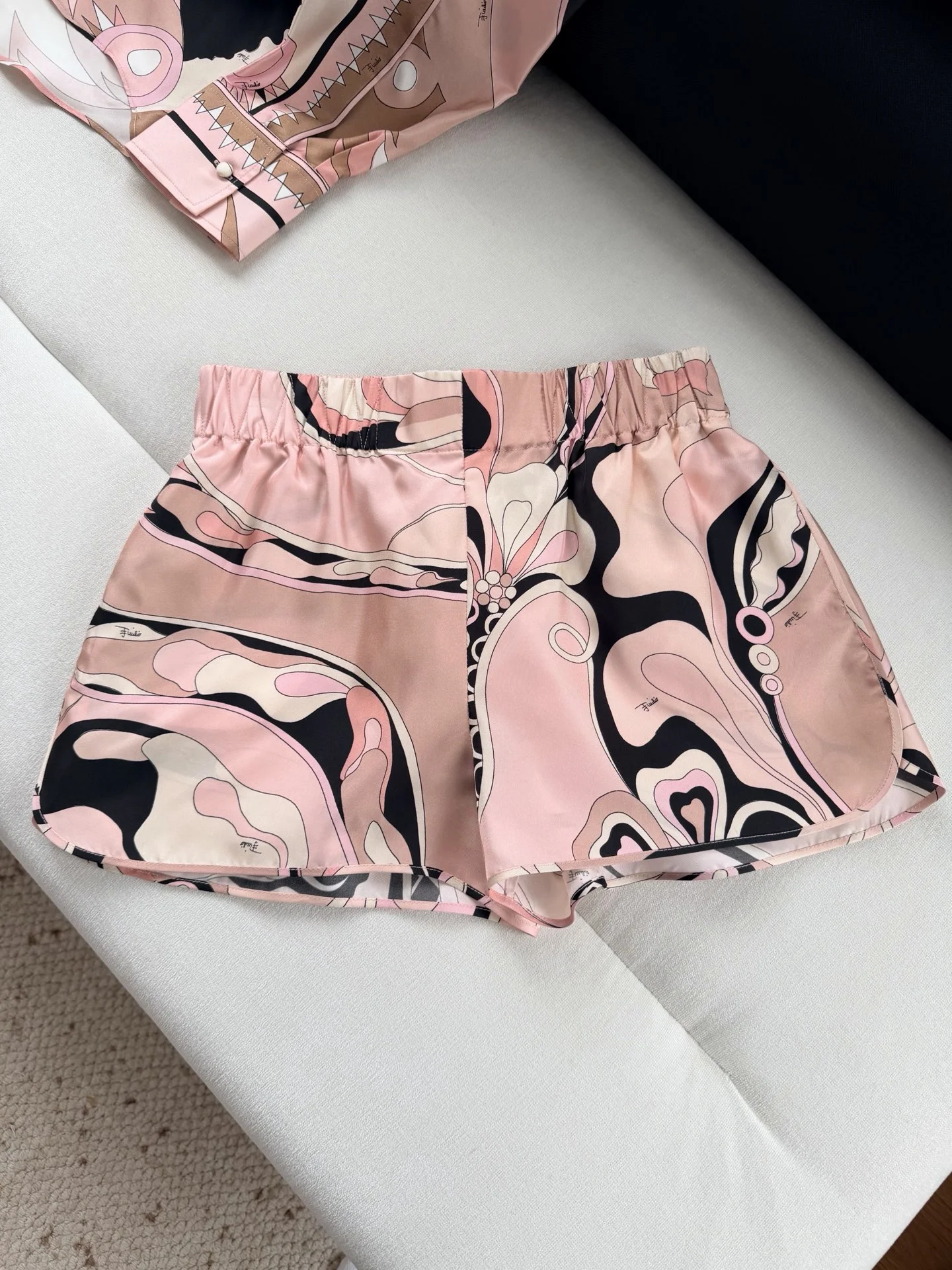 PUCCI Shorts Silk 36-42 C25202608042452
