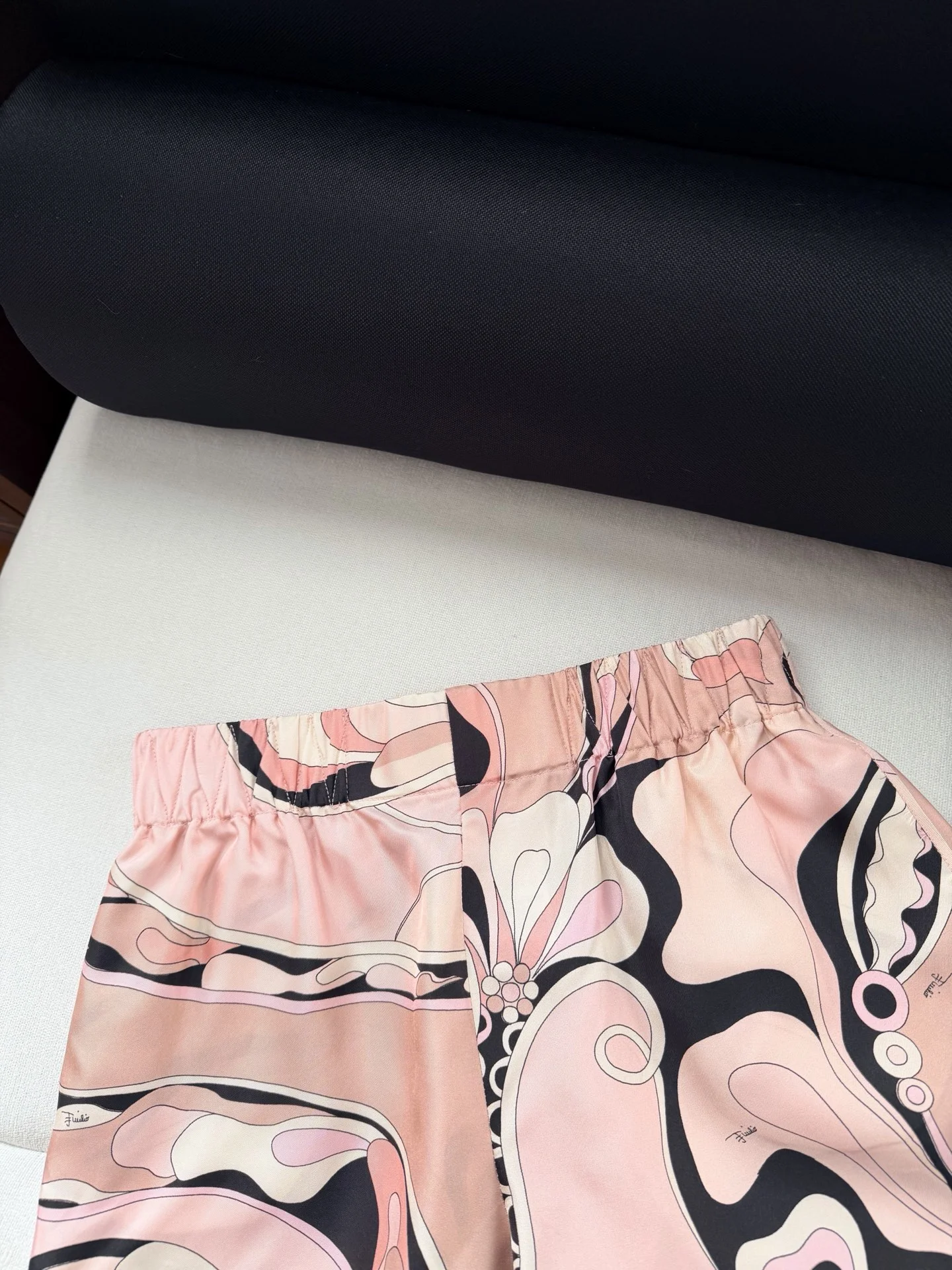PUCCI Shorts Silk 36-42 C25202608042452 - Image 2