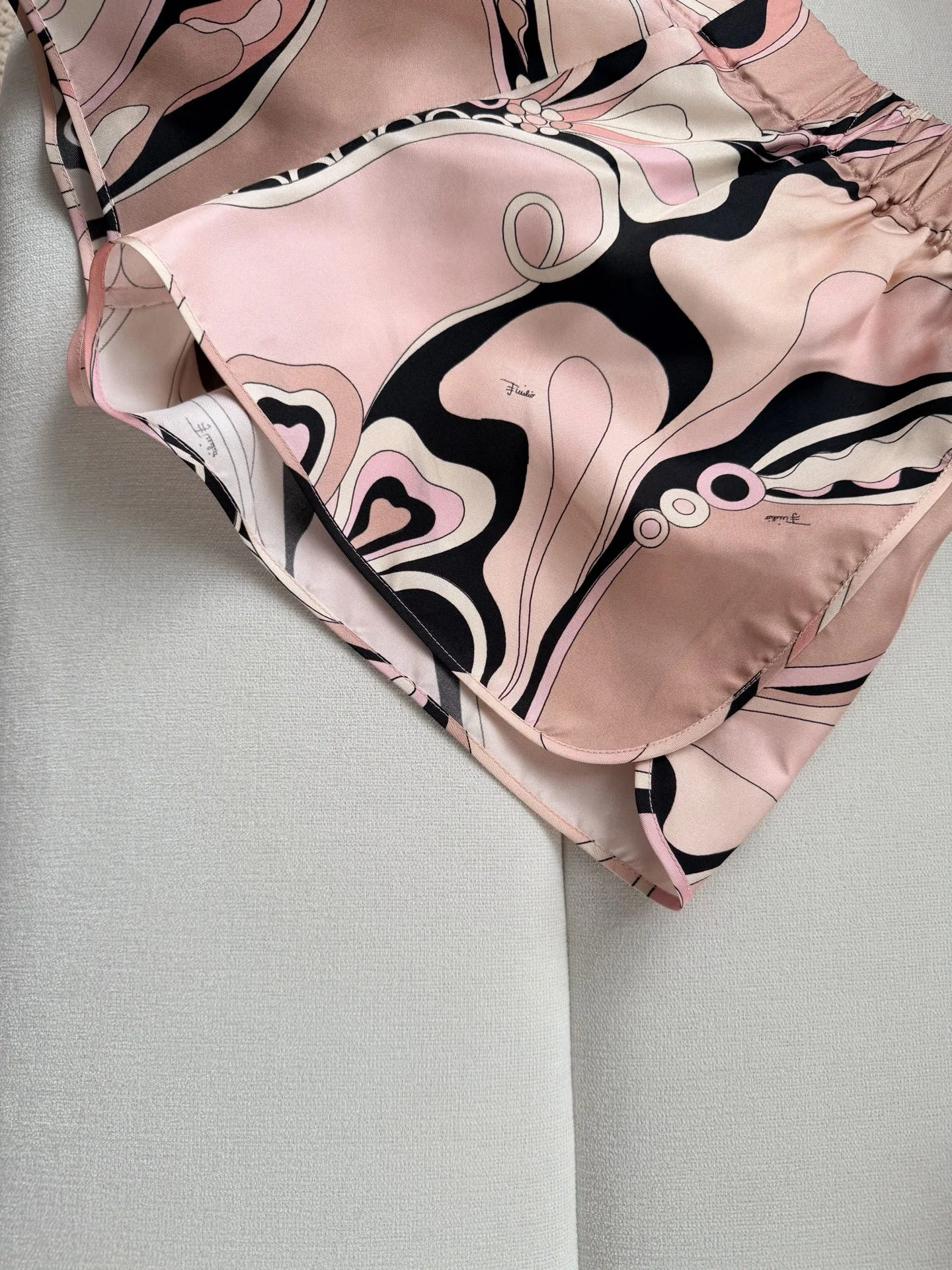 PUCCI Shorts Silk 36-42 C25202608042452 - Image 7