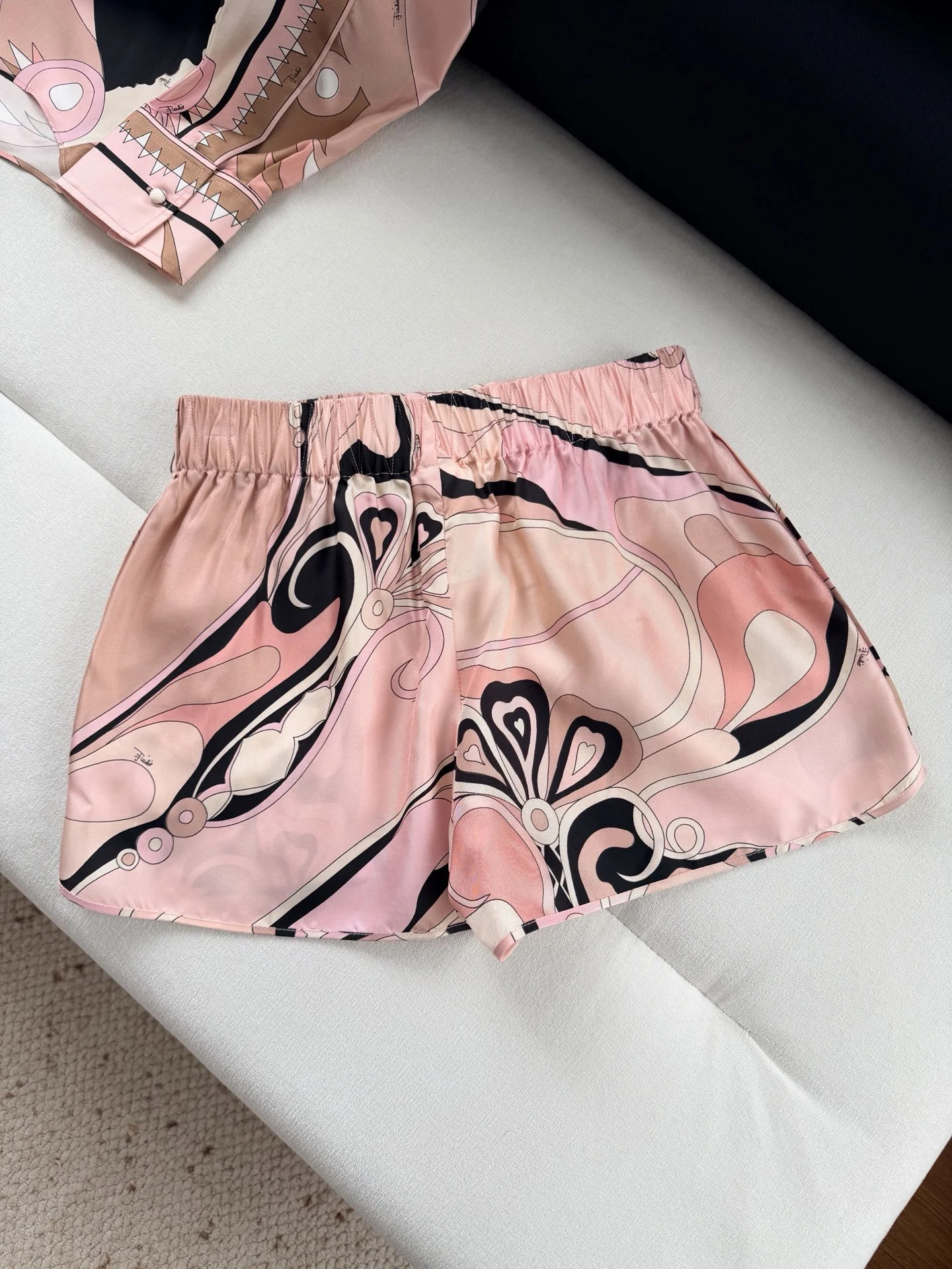 PUCCI Shorts Silk 36-42 C25202608042452 - Image 9
