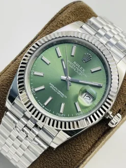 Alternative view of ROLEX Datejust Automatic (Green Dial) 41mm A800202608050289