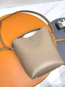Alternative view of SAINT LAURENT Bucket Bags Calf Leather (Beige-Gold) 26X20X12CM E50202608082395