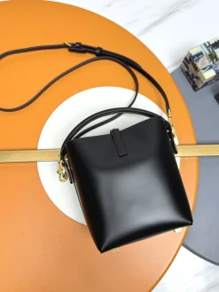 Alternative view of SAINT LAURENT Bucket Bags Calfskin Leather (Black-Gold) 15X13X6CM E00202608082385