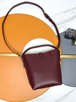 Alternative view of SAINT LAURENT Bucket Bags Leather (Burgundy-Gold) 17X20X13CM E00202608082389