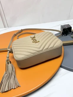 Alternative view of SAINT LAURENT Crossbody Bags Calfskin Leather (Beige-Gold) 23X16X6CM D00202608082001