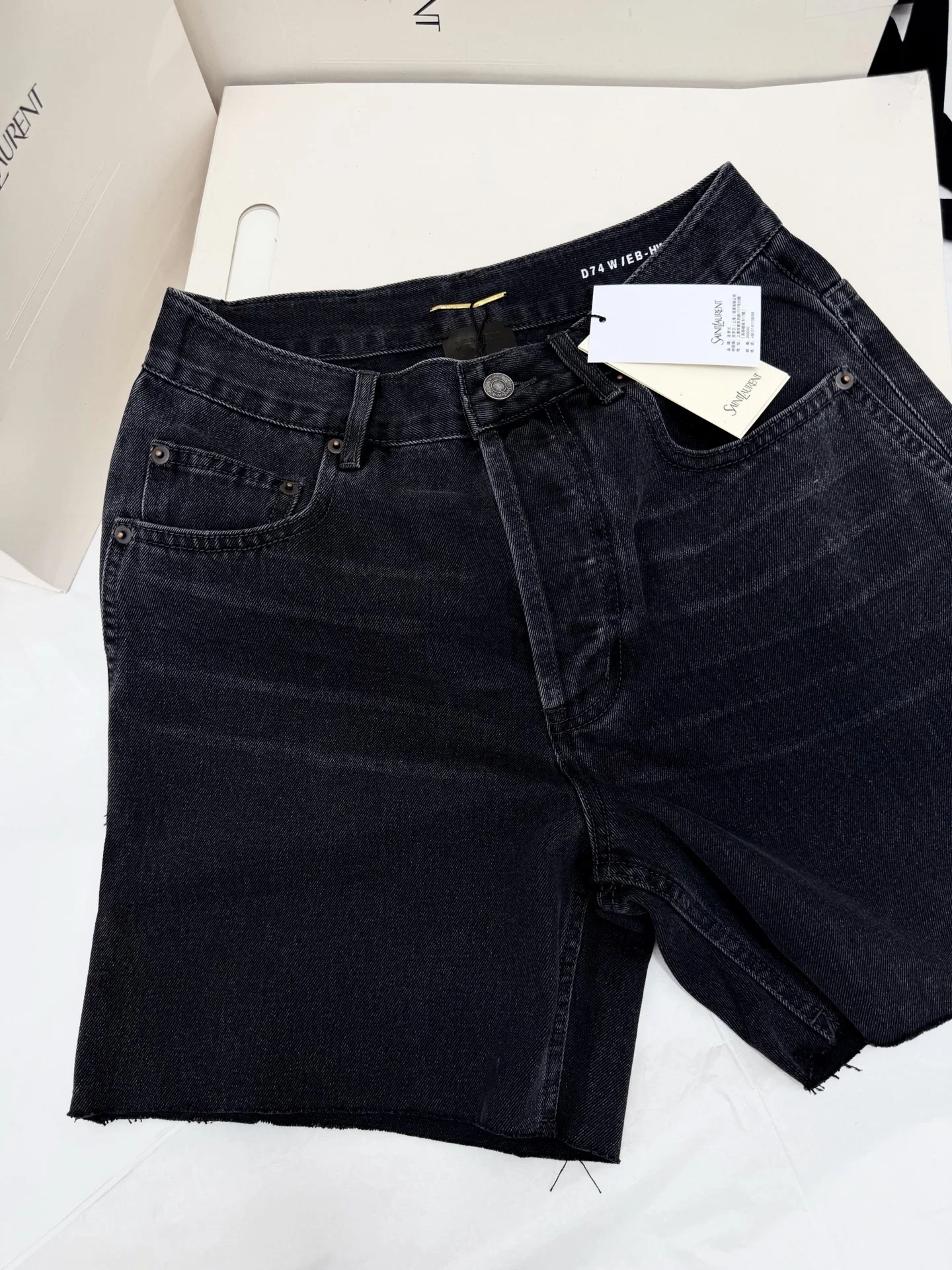 SAINT LAURENT Shorts Denim S-M-L B95202608042667