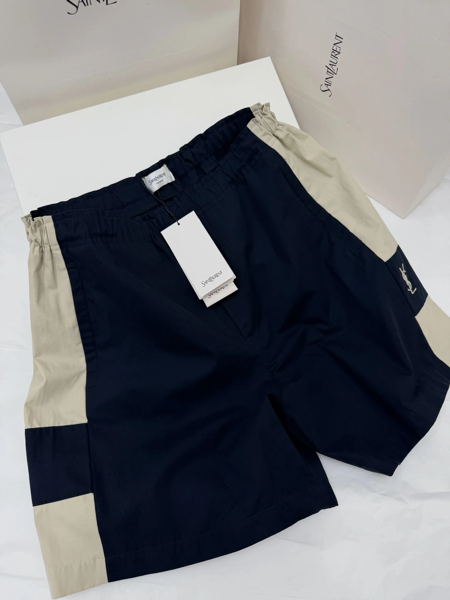 SAINT LAURENT Shorts S-L C25202608041218