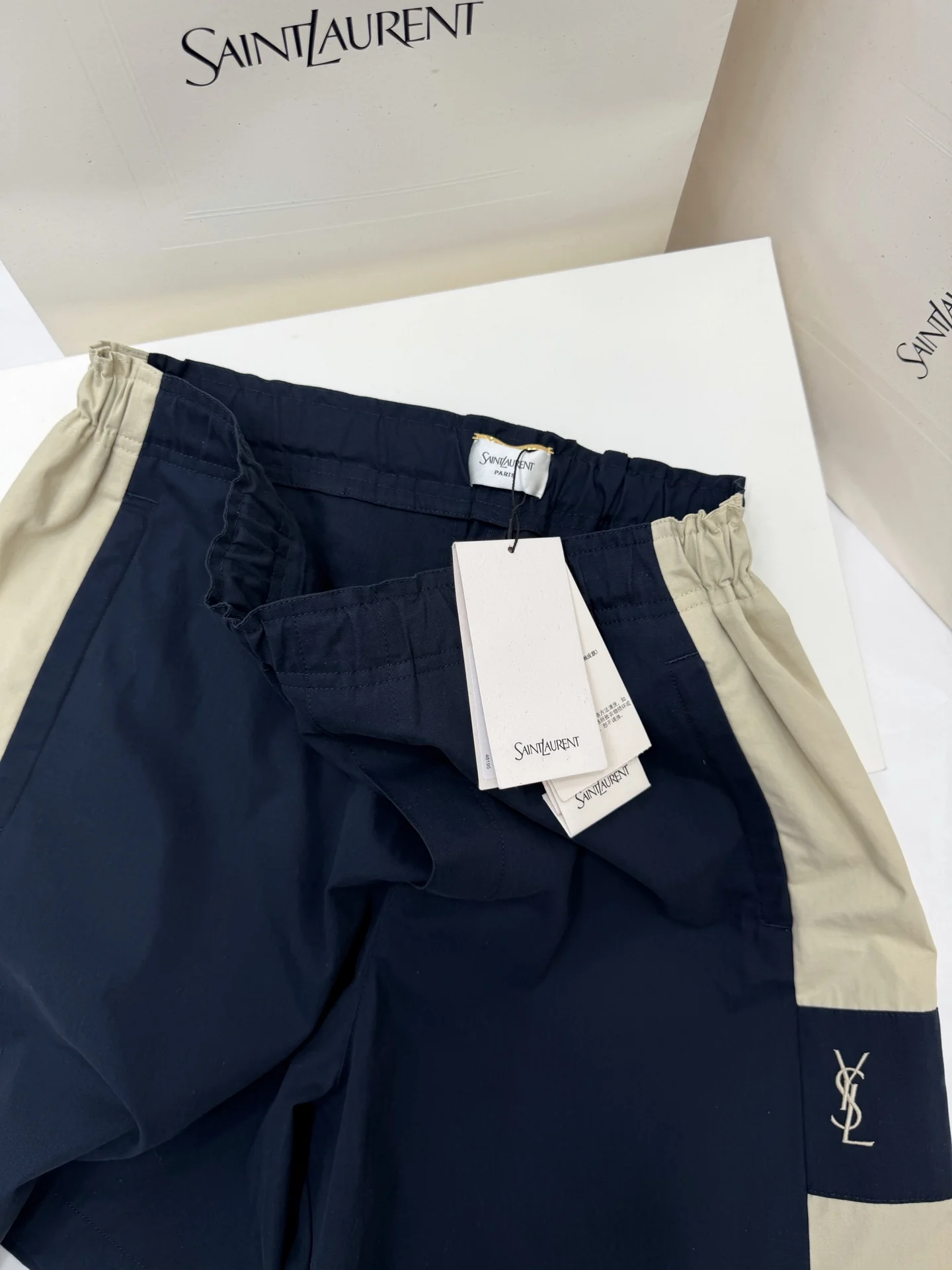 SAINT LAURENT Shorts S-L C25202608041218 - Image 2