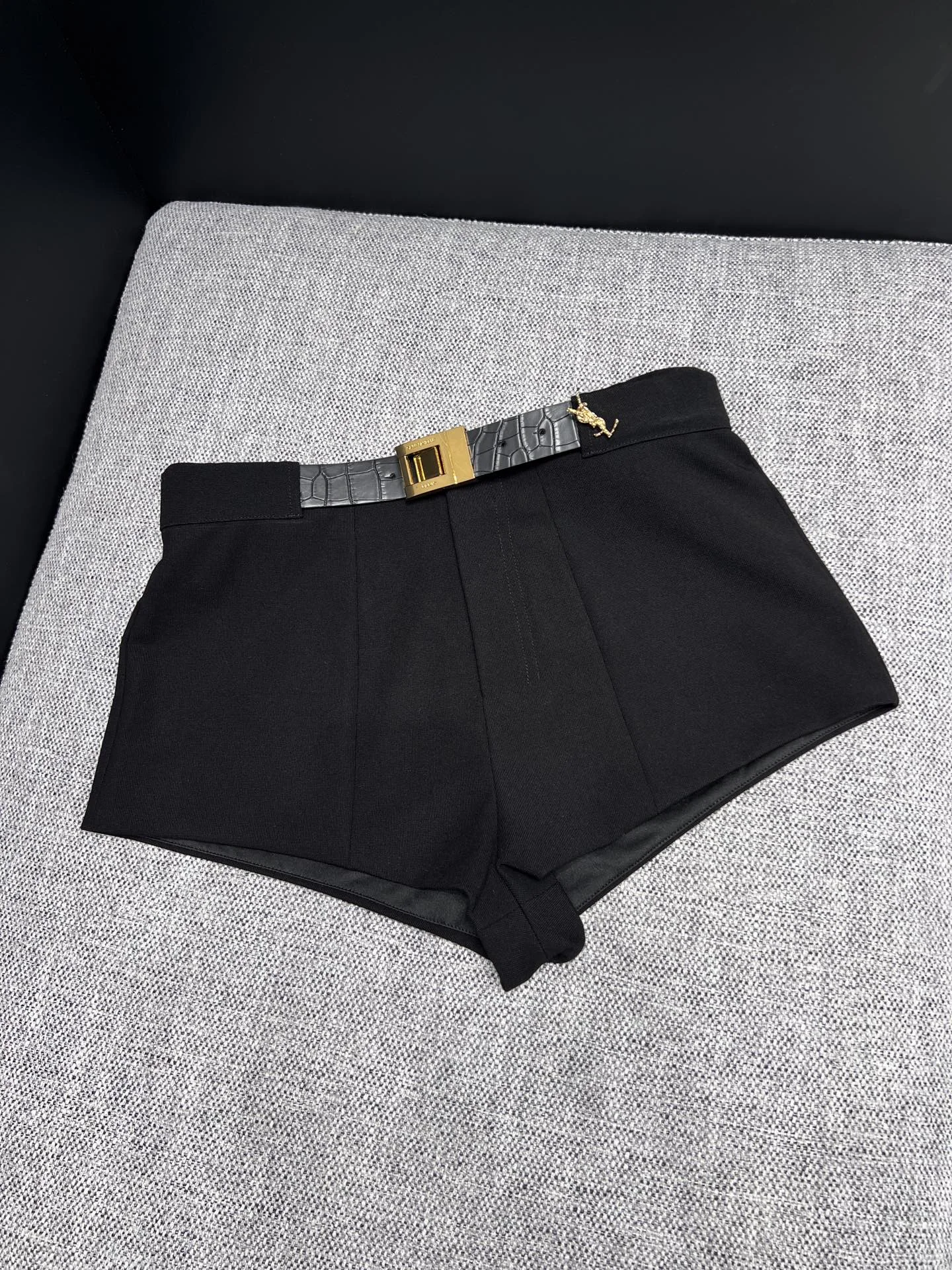 SAINT LAURENT Shorts Woven Fabric S-L B75202608041570