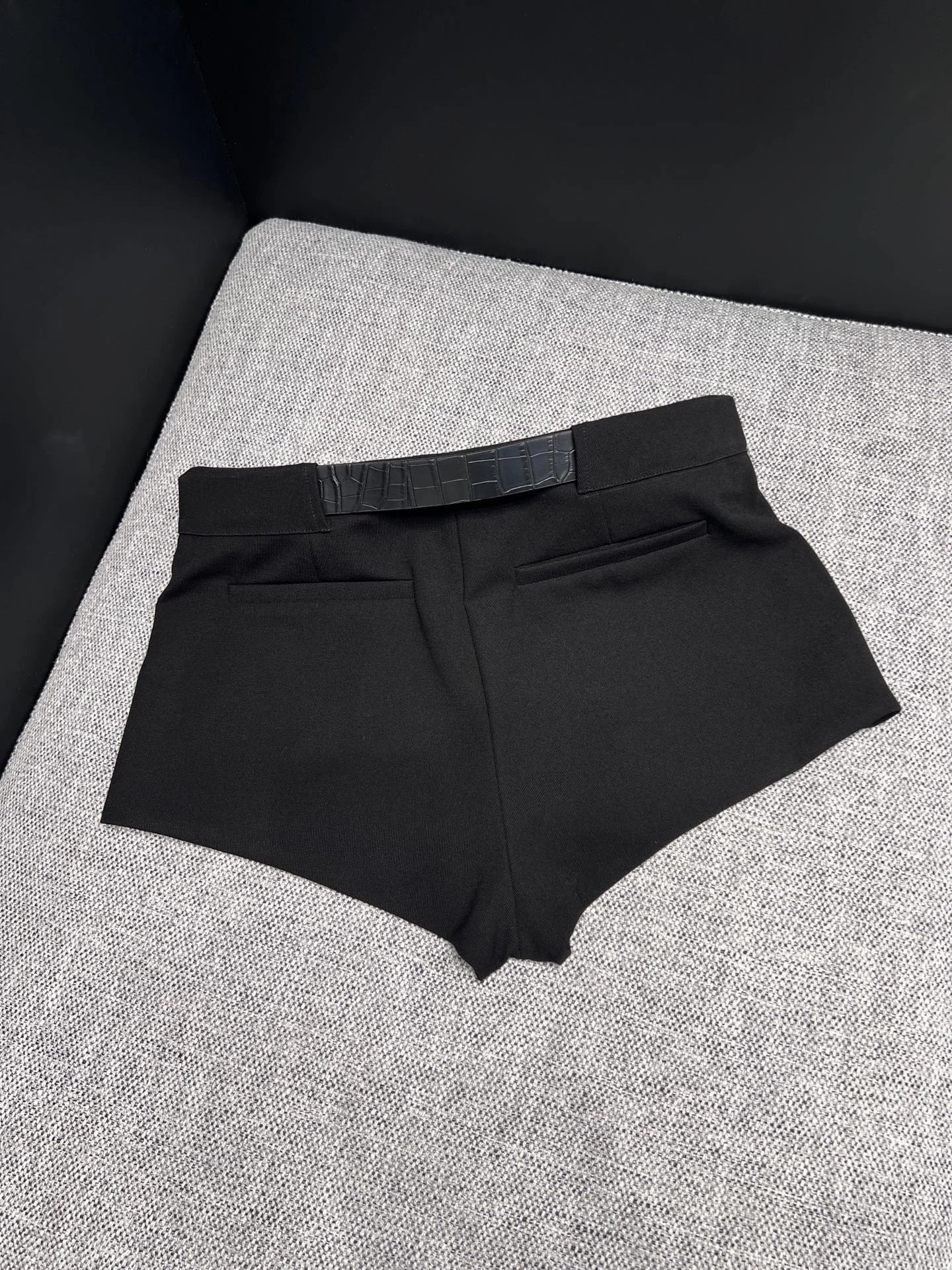 SAINT LAURENT Shorts Woven Fabric S-L B75202608041570 - Image 2