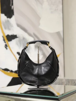 SAINT LAURENT Shoulder Bags Calf Leather (Black-Gold) 20-27X15-22X3CM E30202608081477