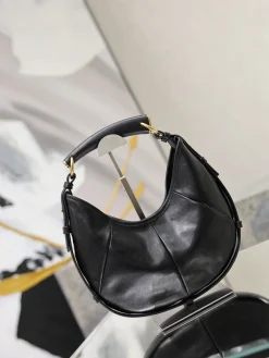 Alternative view of SAINT LAURENT Shoulder Bags Calf Leather (Black-Gold) 20-27X15-22X3CM E30202608081477