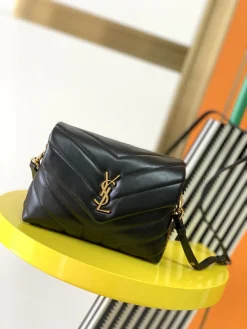 SAINT LAURENT Shoulder Bags Calf Leather (Black-Gold) 20X14X7CM D30202608080443