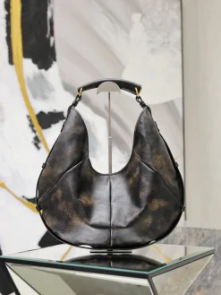 SAINT LAURENT Shoulder Bags Calf Leather (Black-Gold) 24-48X31-44X3CM G60202608081478