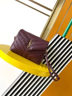 SAINT LAURENT Shoulder Bags Calf Leather (Burgundy-Gold) 20X14X7CM D30202608080454