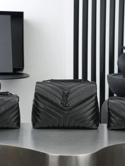 SAINT LAURENT Shoulder Bags Calfskin Leather (Black) 20X14X7 D00202608080866
