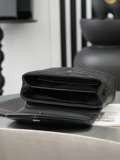 Alternative view of SAINT LAURENT Shoulder Bags Calfskin Leather (Black) 20X14X7 D00202608080866