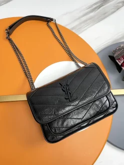 SAINT LAURENT Shoulder Bags Calfskin Leather (Black) 22X16X7CM D80202608082537