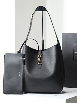 SAINT LAURENT Shoulder Bags Calfskin Leather (Black-Gold) 30X31X13CM G10202608081208
