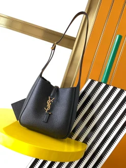 SAINT LAURENT Shoulder Bags Caviar Leather (Black-Gold) 15X16X7CM D90202608080322
