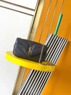 SAINT LAURENT Shoulder Bags Lamb Leather (Black-Gold) 20X12X6CM E20202608080422
